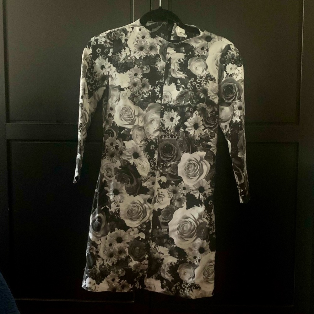 Gap black and white floral print mini dress